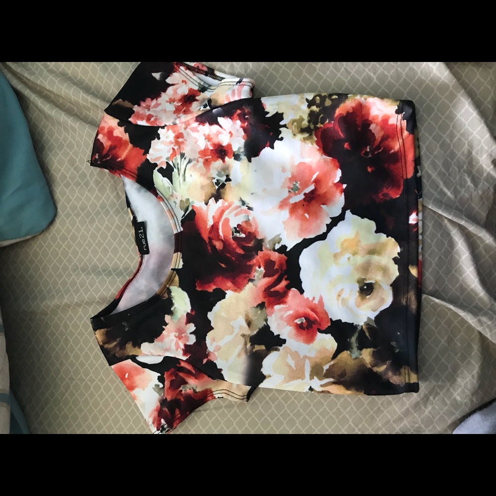 Rue 21 Floral Crop Top
